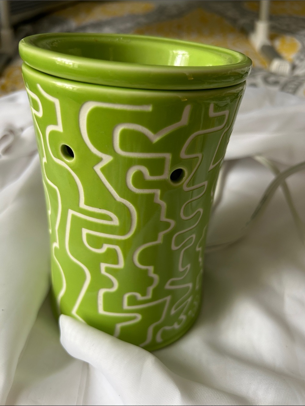 Green Ceramic Home Wax Warmer with Abstract White Pattern